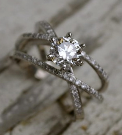 $18,609 2+ Carat Contemporary Setting from Houston Diamond District | Engagement Ring Voyeur